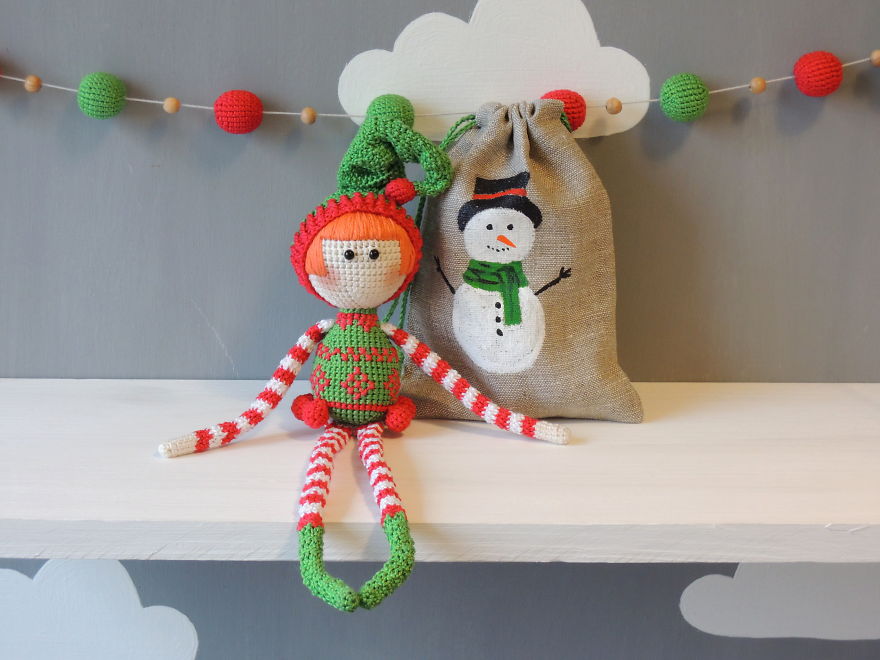 Little Story About Xmas Elf By Colored Yarn