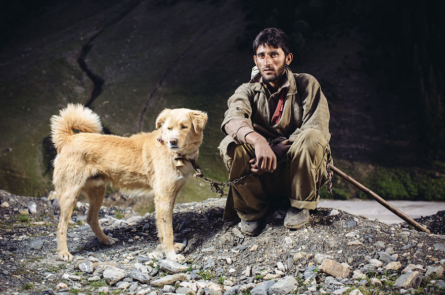 India - Portrait Of Country. A 50mm Photographic Journey Of Discovery Through India. Celebrating Its Fascinating Cultural Diversity Through An Eclectic Series Of Beautifully Captivating Portraits. India - Portrait Of Country. A 50mm Photographic Journey Of Discovery Through India. Celebrating Its Fascinating Cultural Diversity Through An Eclectic Series Of Beautifully Captivating Portraits.