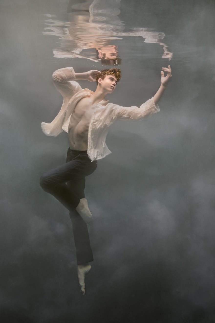 I Shoot Dramatic Underwater Portraits That Are Reflective Of Overcoming Troubles In My Life I Shoot Dramatic Underwater Portraits That Are Reflective Of Overcoming Troubles In My Life