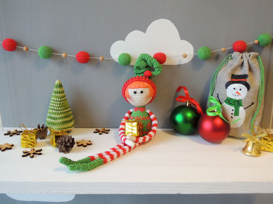 Little Story About Xmas Elf By Colored Yarn