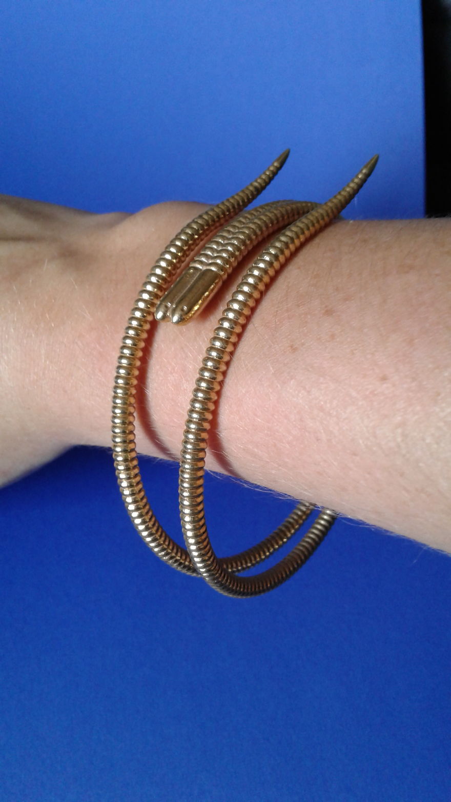 My 3d Printed Jewellery Collection Tells The Story Of A Lonely Worm Who Meets His Soil Mate... My 3d Printed Jewellery Collection Tells The Story Of A Lonely Worm Who Meets His Soil Mate...