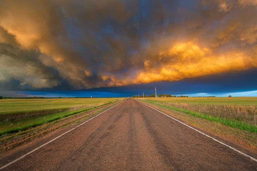 I Traveled Over 50.000 Miles To Capture The Greatest Storms On Earth I Traveled Over 50.000 Miles To Capture The Greatest Storms On Earth
