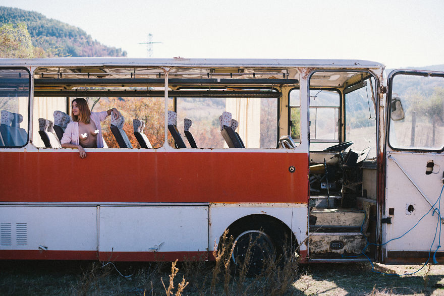 vacation On A Tight Budget With A Photographer And His Girlfriend