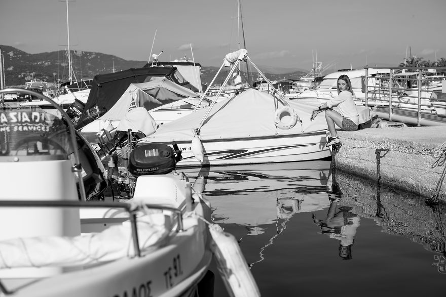 vacation On A Tight Budget With A Photographer And His Girlfriend