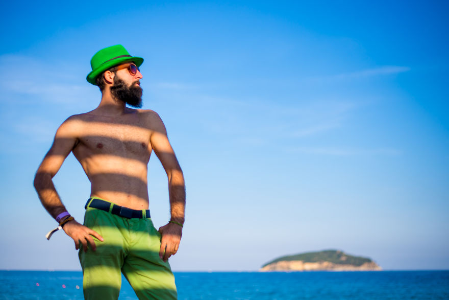 vacation On A Tight Budget With A Photographer And His Girlfriend