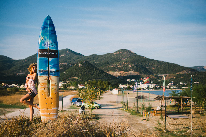 vacation On A Tight Budget With A Photographer And His Girlfriend