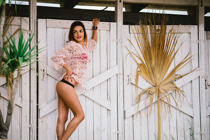 vacation On A Tight Budget With A Photographer And His Girlfriend