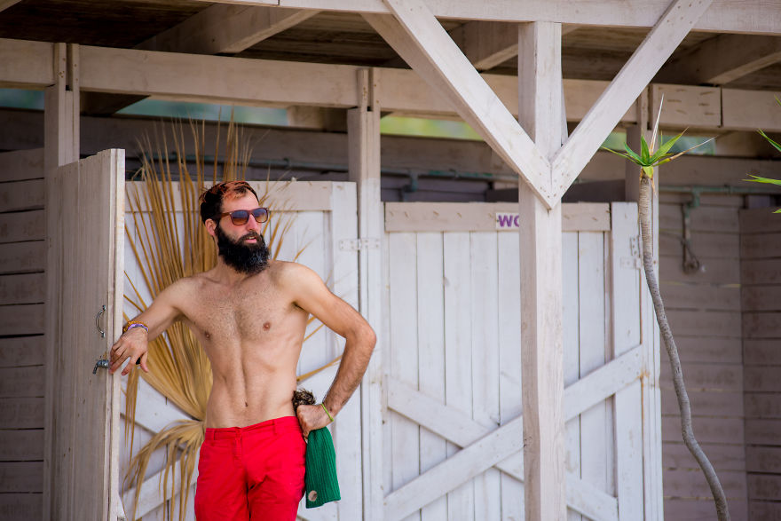 vacation On A Tight Budget With A Photographer And His Girlfriend