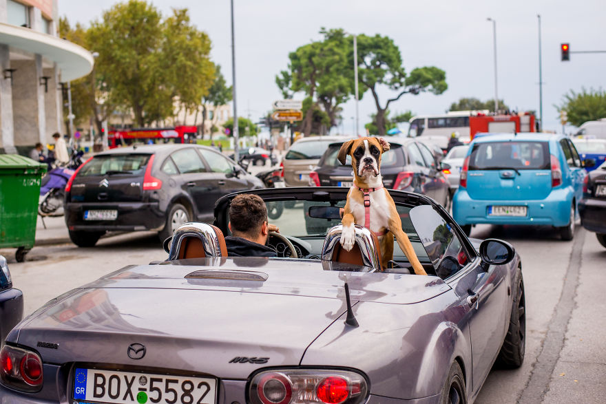 vacation On A Tight Budget With A Photographer And His Girlfriend