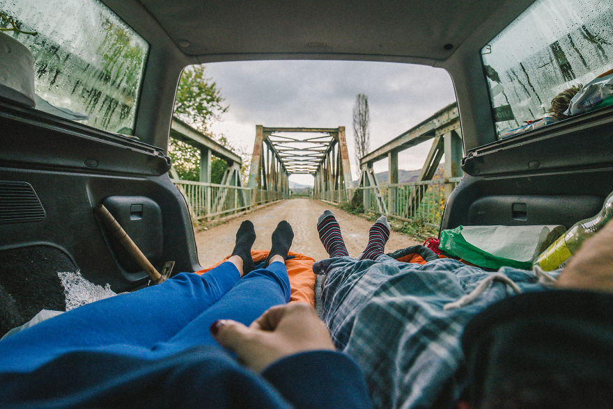 vacation On A Tight Budget With A Photographer And His Girlfriend