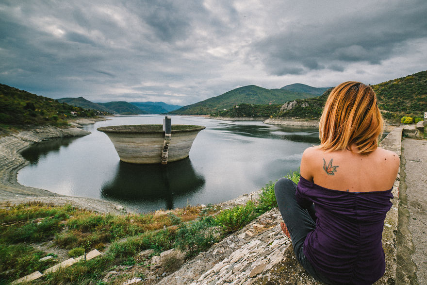 vacation On A Tight Budget With A Photographer And His Girlfriend