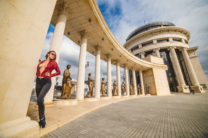 vacation On A Tight Budget With A Photographer And His Girlfriend