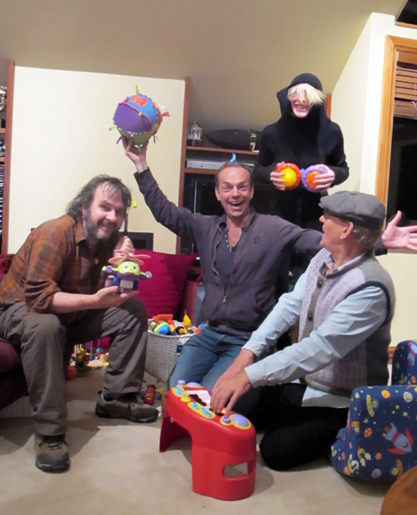 Peter Jackson, Hugo Weaving, Ian Mckellan And Cate Blanchett Hanging Out
