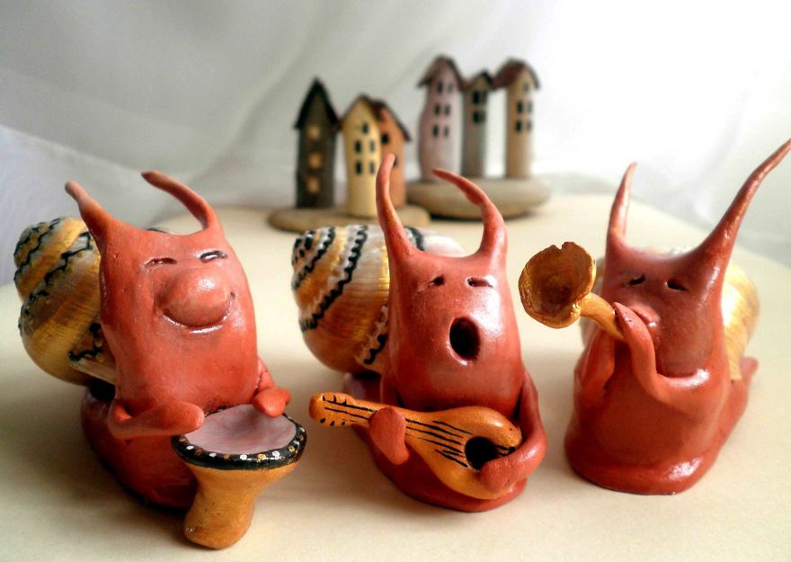 Artist Brings Mesmerizing Dream Scenes To Life Using Pre-Owned, Natural, And Recycled Materials