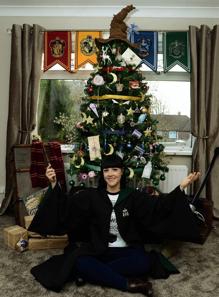 This Harry Potter Themed Christmas Tree Is A Feast For Potterheads This Harry Potter Themed Christmas Tree Is A Feast For Potterheads