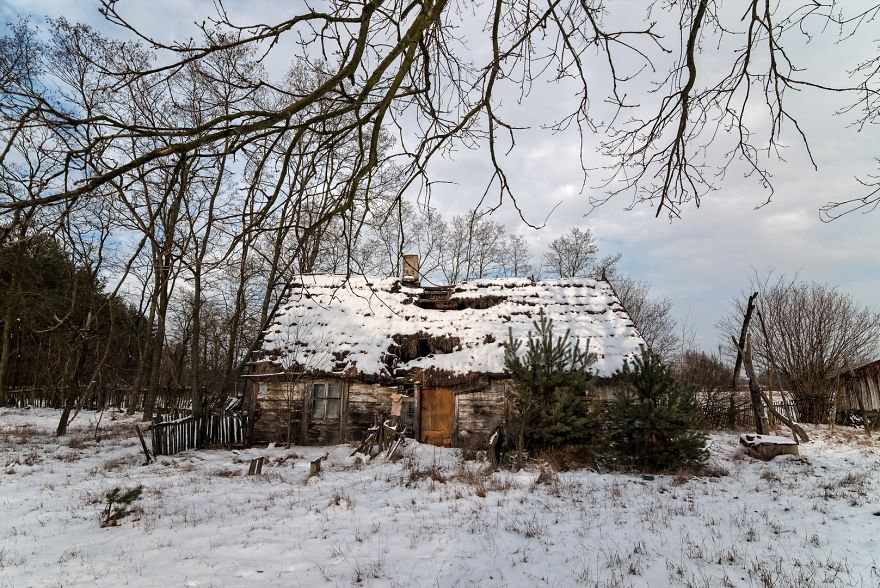 An Incredible Abandoned Cottage From 1858 (poland) An Incredible Abandoned Cottage From 1858 (poland)