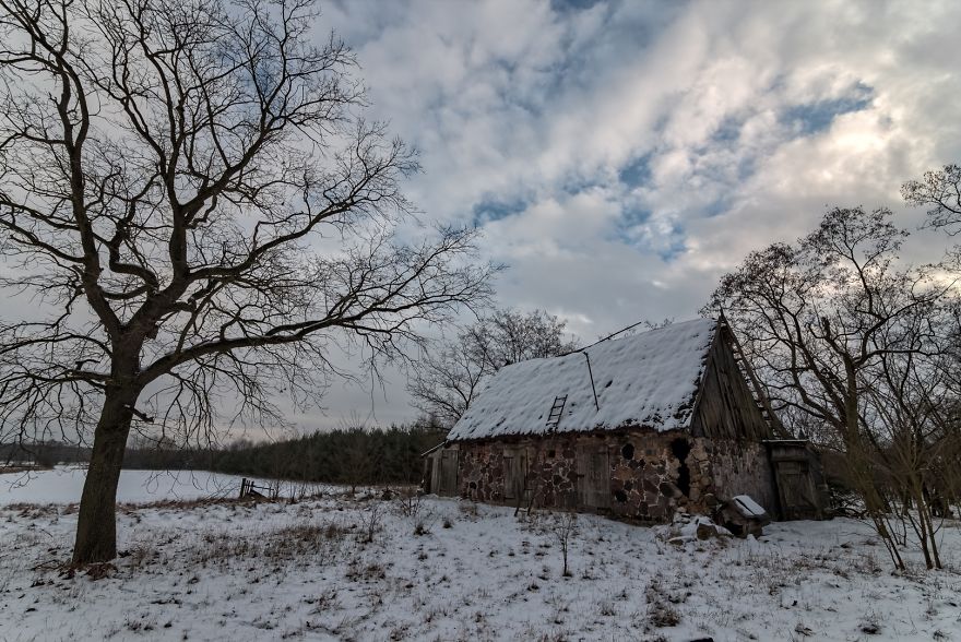 An Incredible Abandoned Cottage From 1858 (poland)