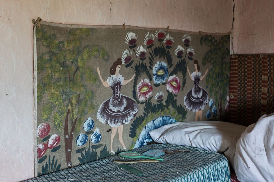 An Incredible Abandoned Cottage From 1858 (poland) An Incredible Abandoned Cottage From 1858 (poland)