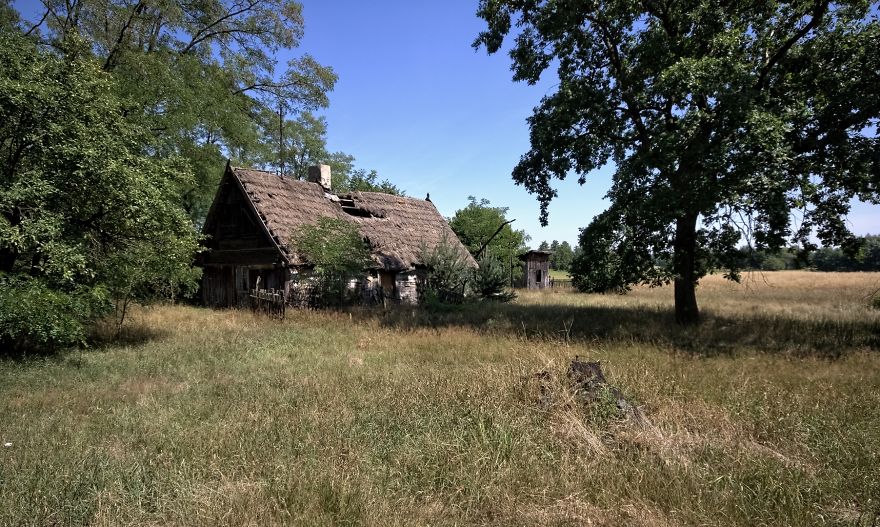 An Incredible Abandoned Cottage From 1858 (poland)