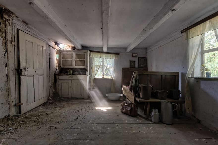 An Incredible Abandoned Cottage From 1858 (poland) An Incredible Abandoned Cottage From 1858 (poland)