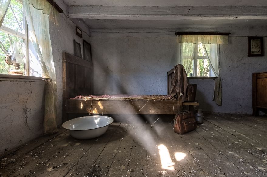An Incredible Abandoned Cottage From 1858 (poland) An Incredible Abandoned Cottage From 1858 (poland)