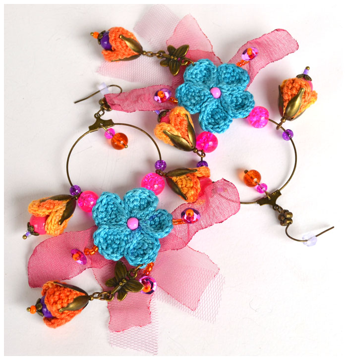 Deep Roots And A Modern Twist: I Create Unique Textile Jewelry Deep Roots And A Modern Twist: I Create Unique Textile Jewelry