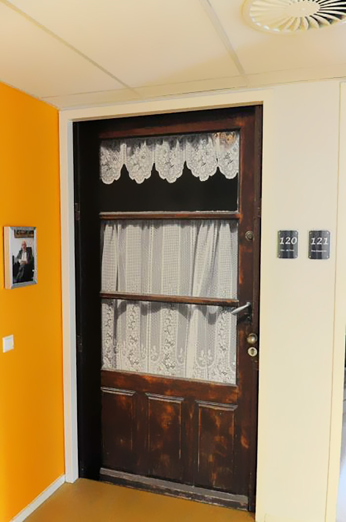 nursing-homes-dementia-patients-personalised-true-doors-stickers-6 nursing-homes-dementia-patients-personalised-true-doors-stickers-6