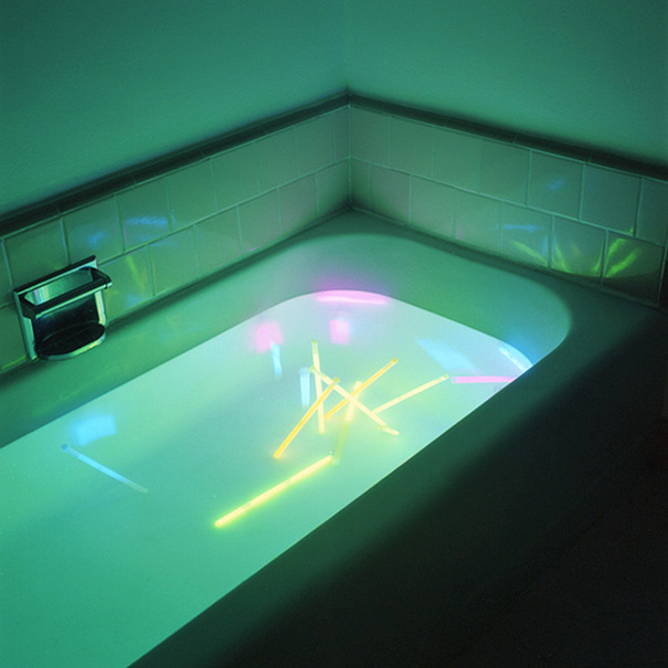 Put Colorful Glow Sticks In Your Kid's Bathtub To Make Him Feel Like Jedi