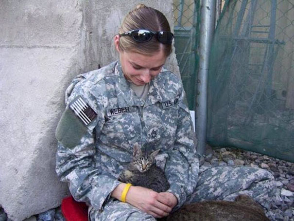 soldier-refuses-leaving-special-needs-kitten-afghanistan-1 soldier-refuses-leaving-special-needs-kitten-afghanistan-1