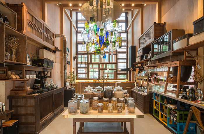 zero-waste-bar-recycling-kamikatz-public-house-japan-2 zero-waste-bar-recycling-kamikatz-public-house-japan-2