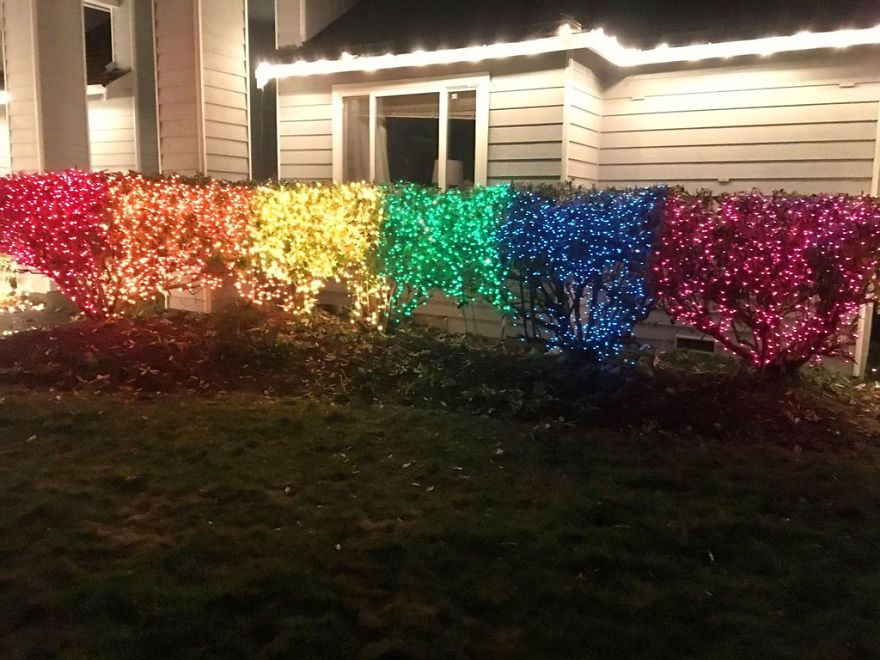 Woman Hangs 10,000 Rainbow Christmas Lights To Protest Against An Anti-LGBT Neighbor Woman Hangs 10,000 Rainbow Christmas Lights To Protest Against An Anti-LGBT Neighbor