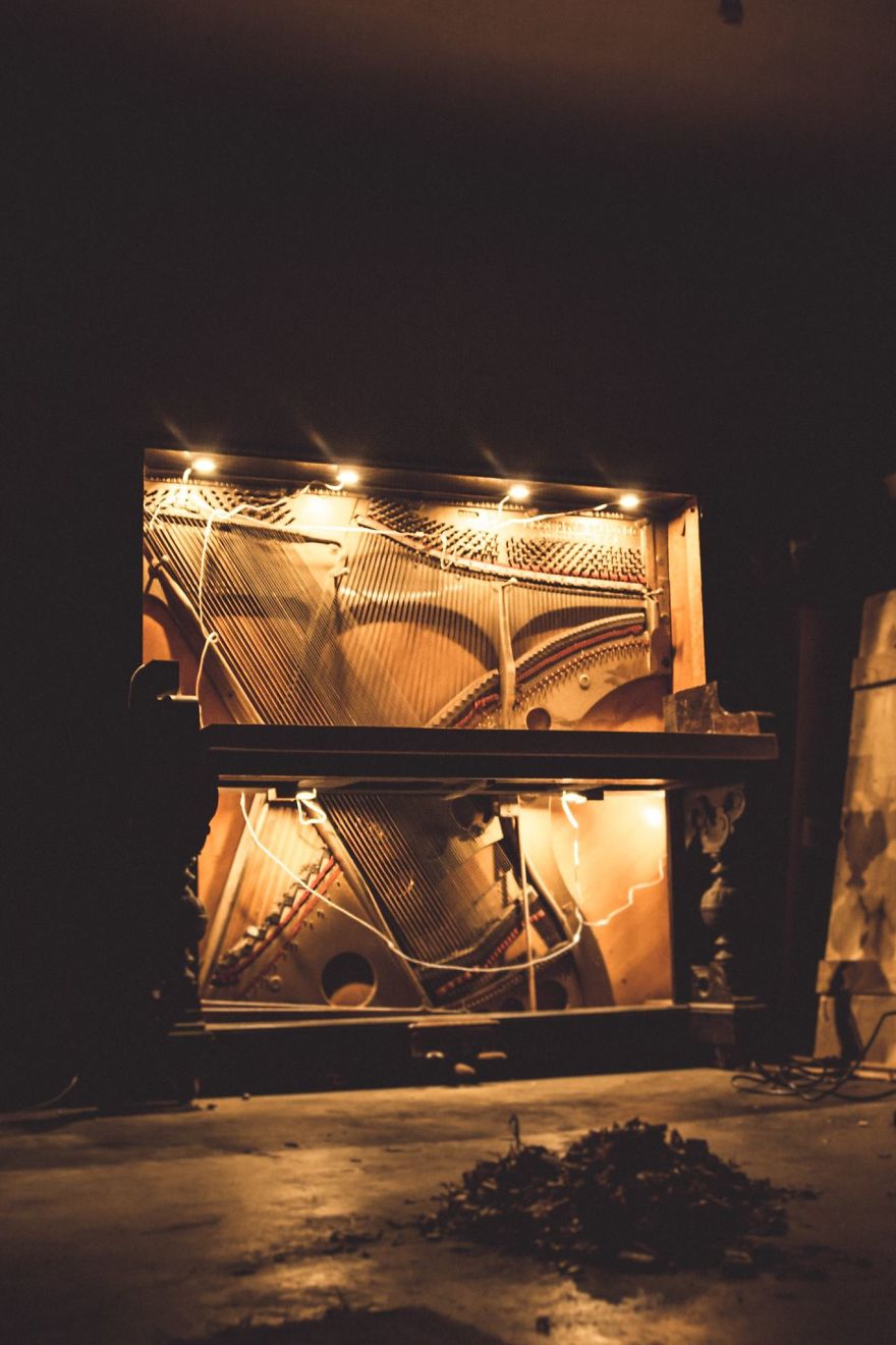 I Turned A 1907 Upright Piano Into A Luxurious Desk I Turned A 1907 Upright Piano Into A Luxurious Desk