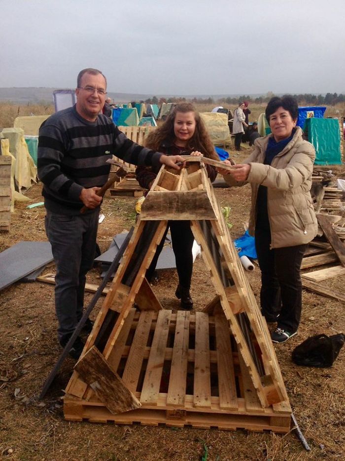 Meet Gökçer Korkmaz, The Bighearted Volunteer Who Is Living With 500+ Animals