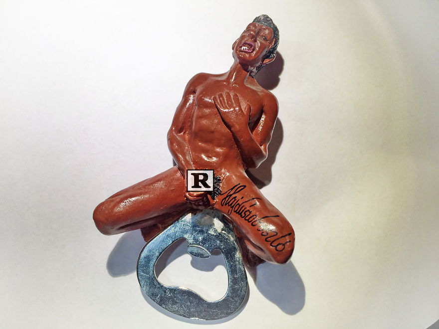 18 Weird Souvenirs I Found While Traveling Around The World That Are Not Suitable For Christmas / Hanukkah 18 Weird Souvenirs I Found While Traveling Around The World That Are Not Suitable For Christmas / Hanukkah