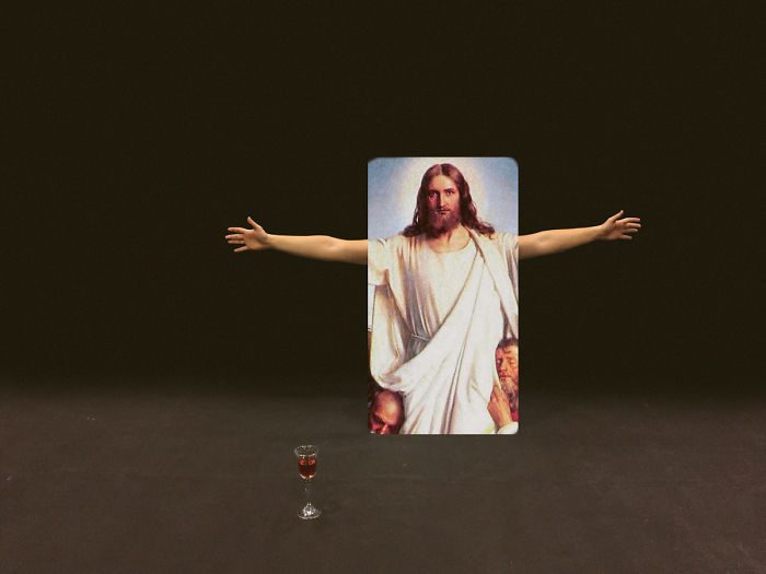 I Make Classical Paintings Travel Through City