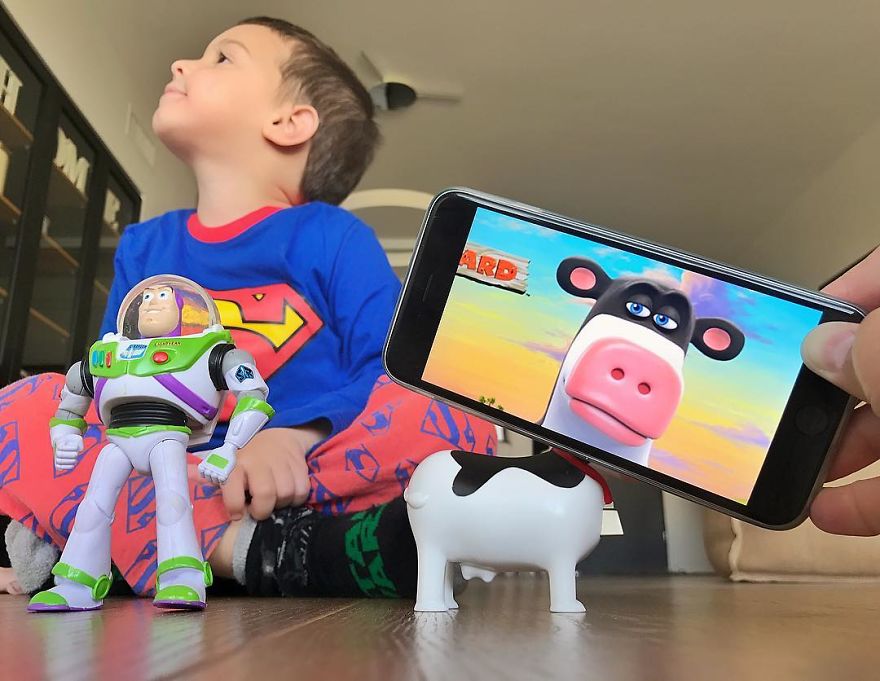 Bringing Every Day Objects To Life With A Smartphone