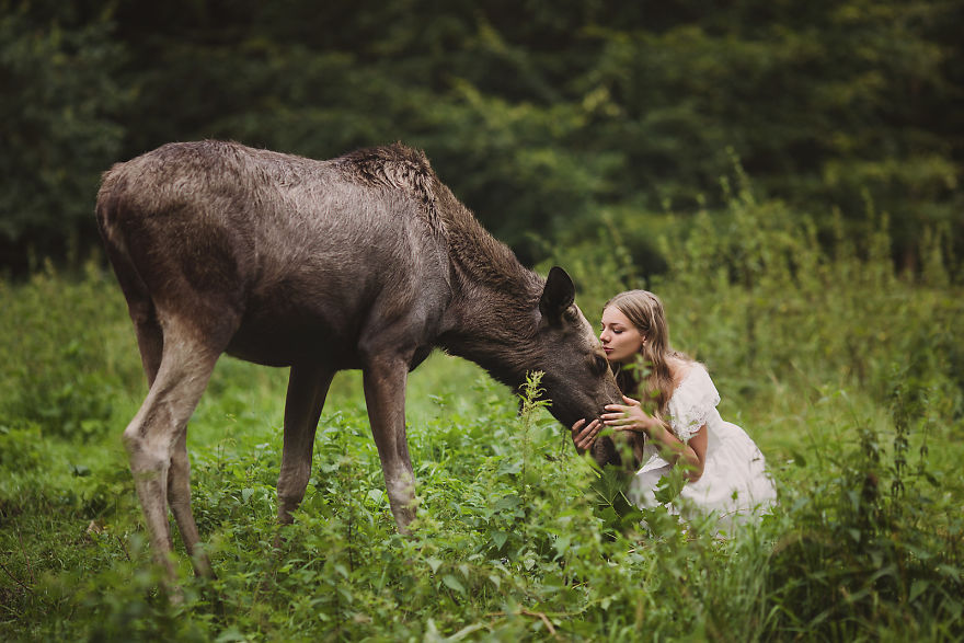 German Photographer Captures Magical Connection Between People And Animals