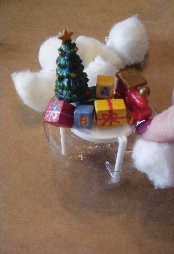 From The Recycle Bin To The Christmas Tree...