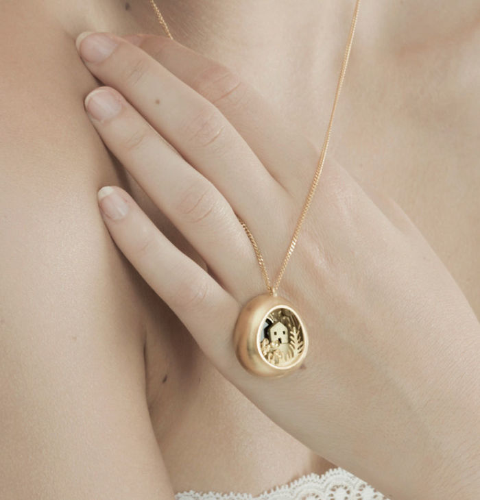 I Create Magical Worlds That You Can Carry On Your Neck