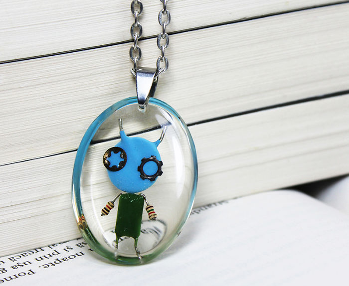 I Turned Electronic Waste Into Tinyrobots