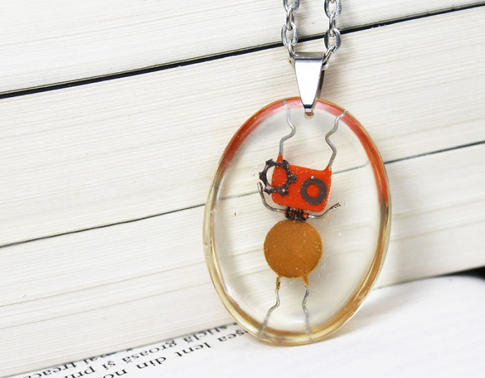 I Turned Electronic Waste Into Tinyrobots