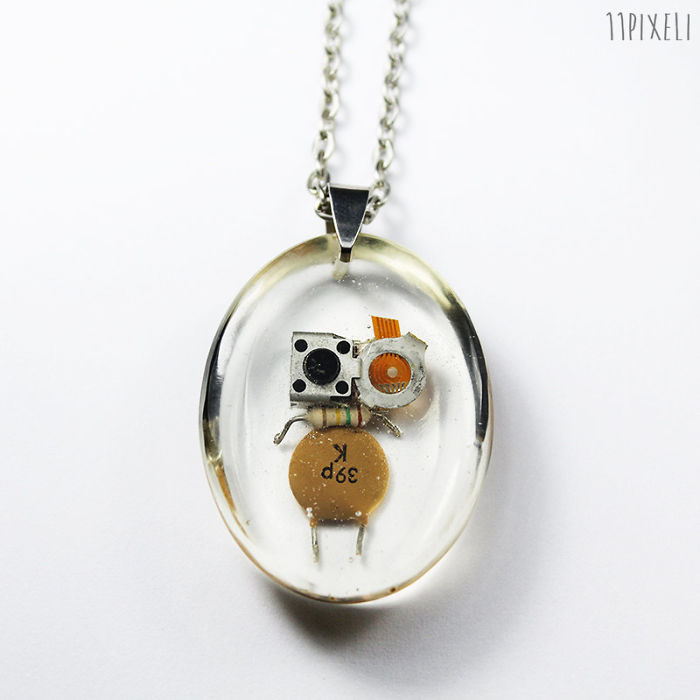 I Turned Electronic Waste Into Tinyrobots