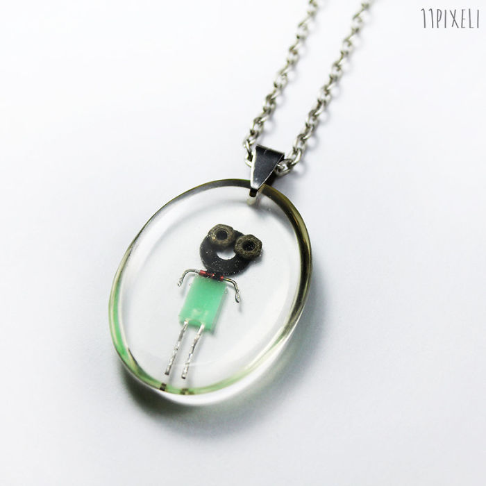 I Turned Electronic Waste Into Tinyrobots