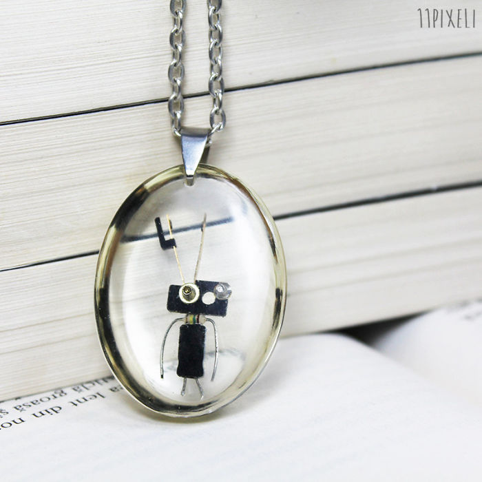 I Turned Electronic Waste Into Tinyrobots