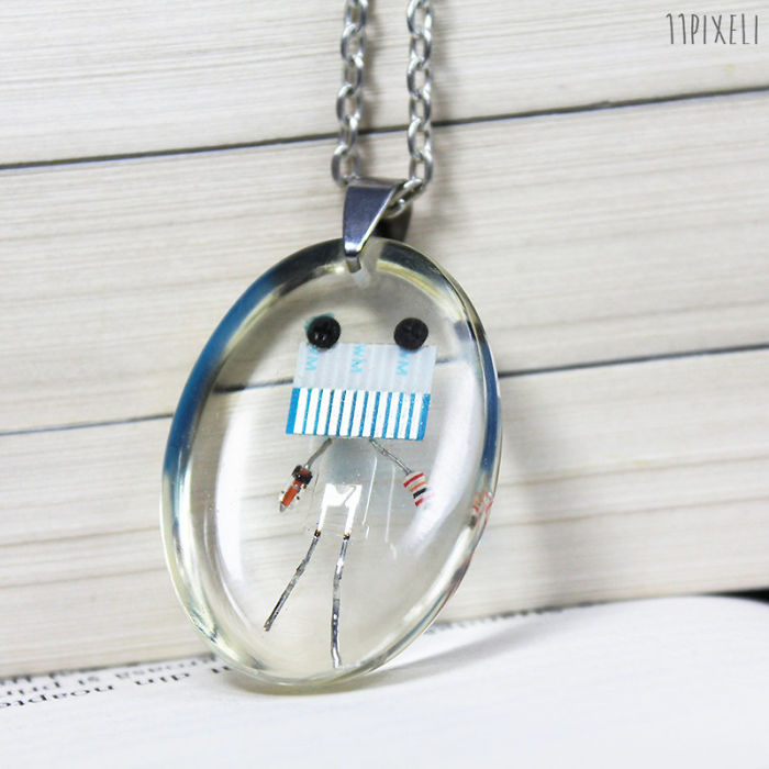 I Turned Electronic Waste Into Tinyrobots