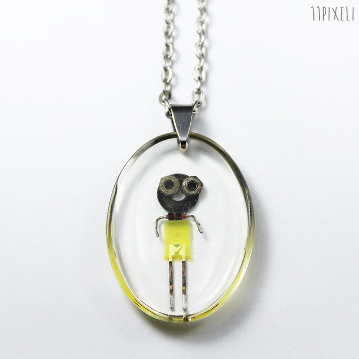 I Turned Electronic Waste Into Tinyrobots