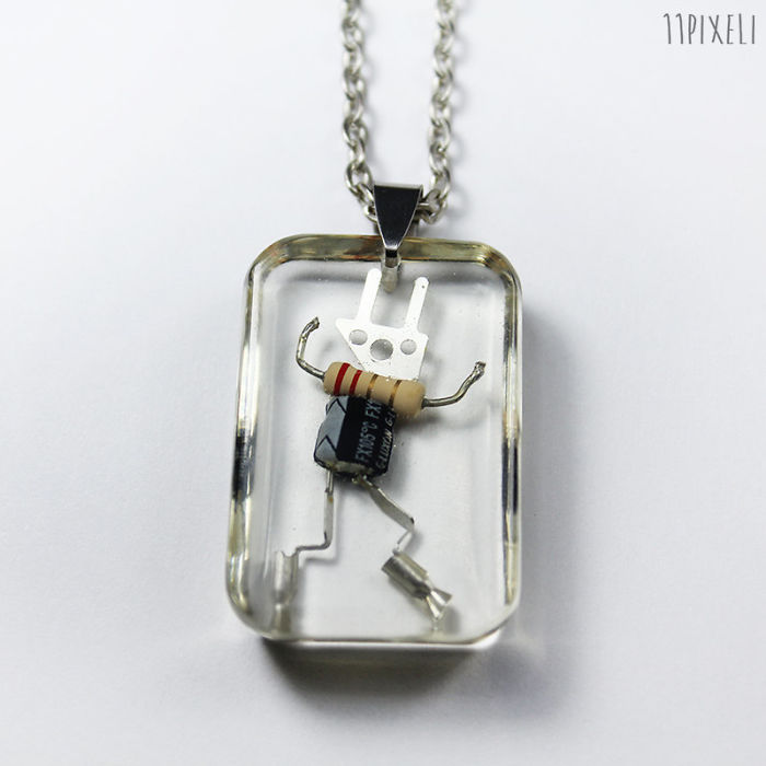 I Turned Electronic Waste Into Tinyrobots