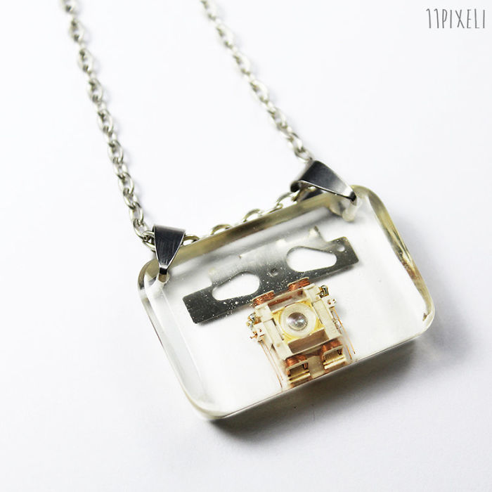 I Turned Electronic Waste Into Tinyrobots