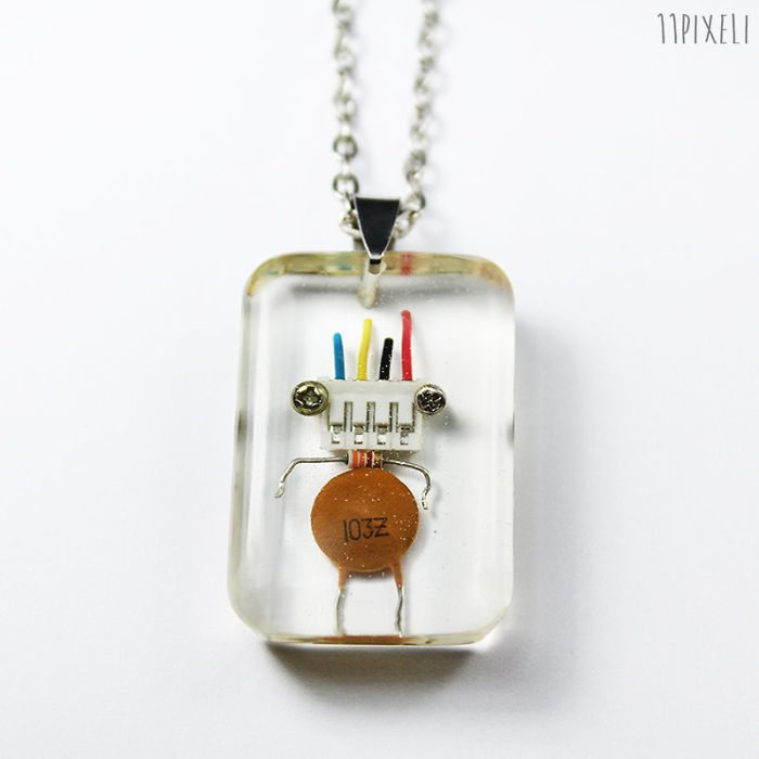 I Turned Electronic Waste Into Tinyrobots