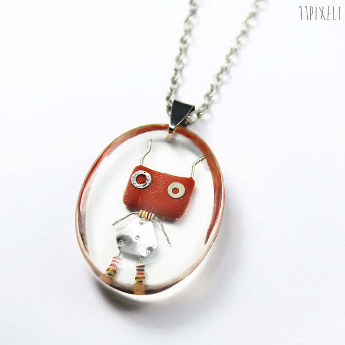 I Turned Electronic Waste Into Tinyrobots